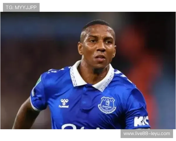 阿什利·扬：英格兰全能老将再掀关注