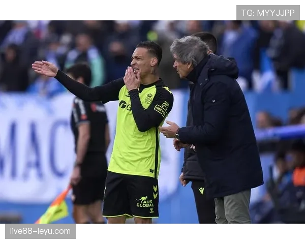 安东尼战术适配性提升助球队表现回暖,状态回升引关注 安东尼战术适配性提升助球队表现回暖,状态回升引关注