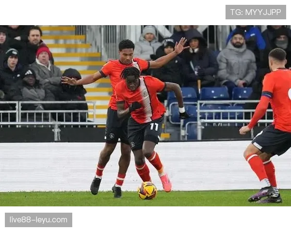 卢顿城状态回暖,剑指2025英超赛季历史最佳战绩 卢顿城状态回暖,剑指2025英超赛季历史最佳战绩