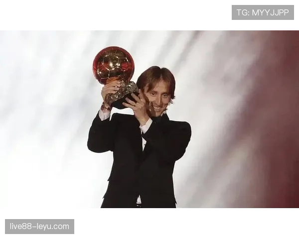 攻防转换枢纽:莫德里奇的战术作用 攻防转换枢纽:莫德里奇的战术作用