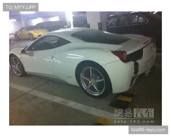 李诗沣连夜换豪车，到底是在炫富还是新宠带的节奏？