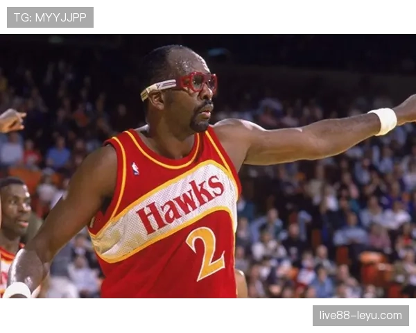 摩西·马龙无球内切主导禁区，改变70年代中锋得分结构